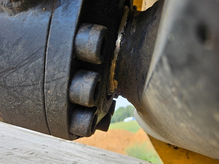 2017-caterpillar-336f-image-101