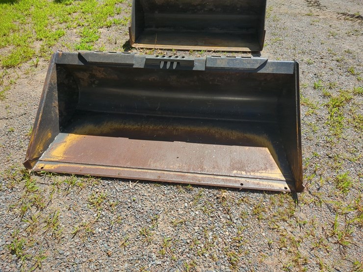 65"-bucket-skid-steer-attachment-image-2