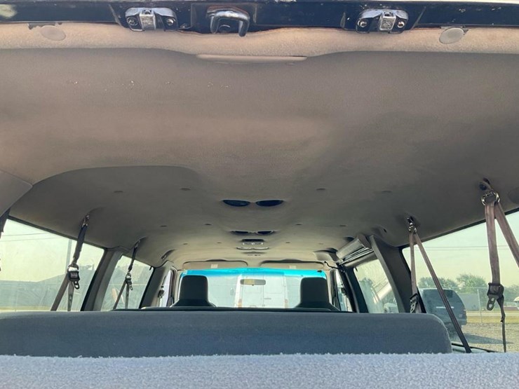 2000-ford-e350-image-87