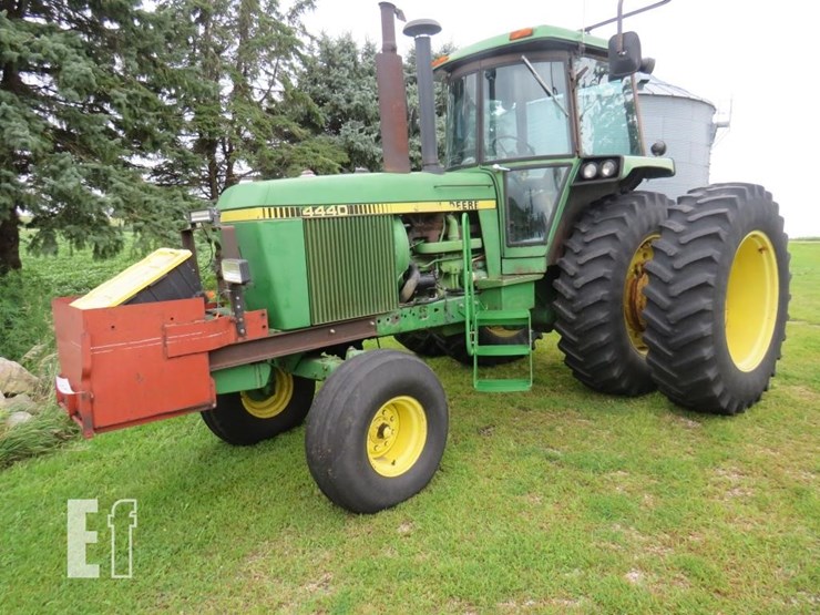 john-deere-4440-image-1