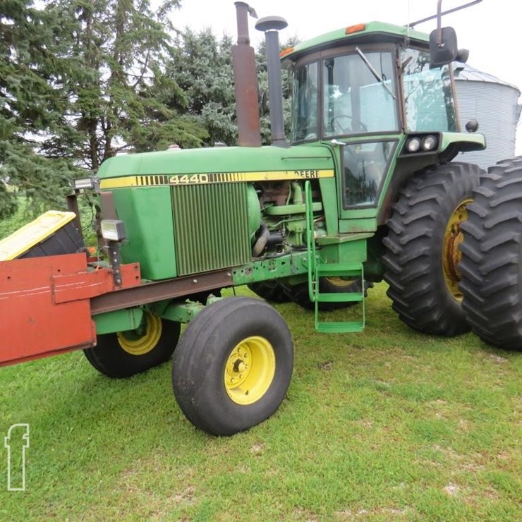 JOHN DEERE 4440
