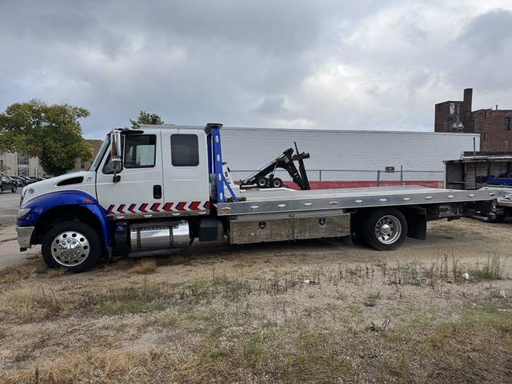 2017-international-durastar-4300-image-2
