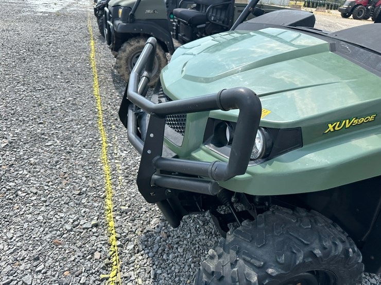 2021-john-deere-gator-image-22