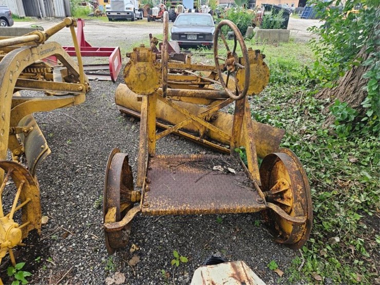 2016-caterpillar-18-image-4