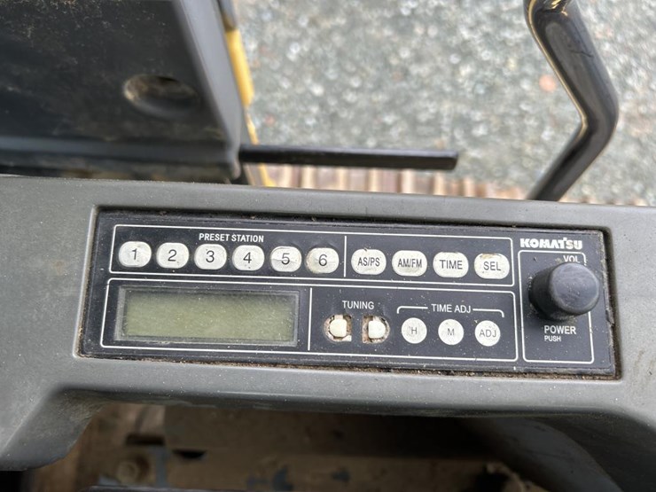 komatsu-pc270-lc-image-55