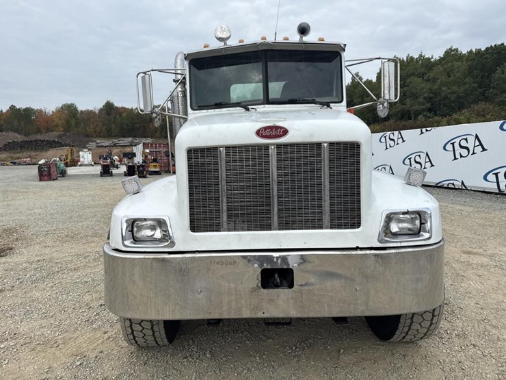 2004-peterbilt-330-image-8