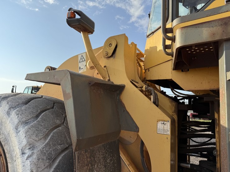 komatsu-wa600-image-16