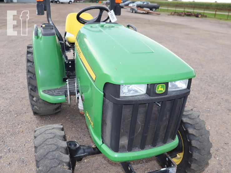 john-deere-3032e-image-11
