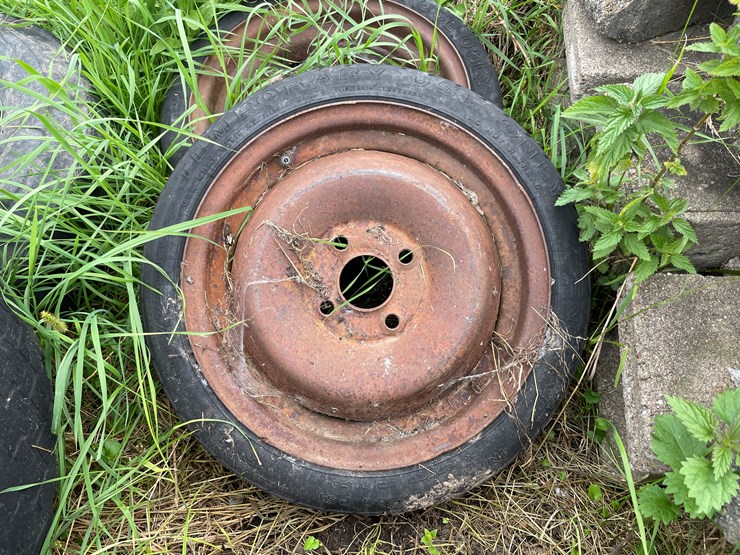 #7128-•-lot-of-used-rubber-wheels-on-metal-rims-image-8