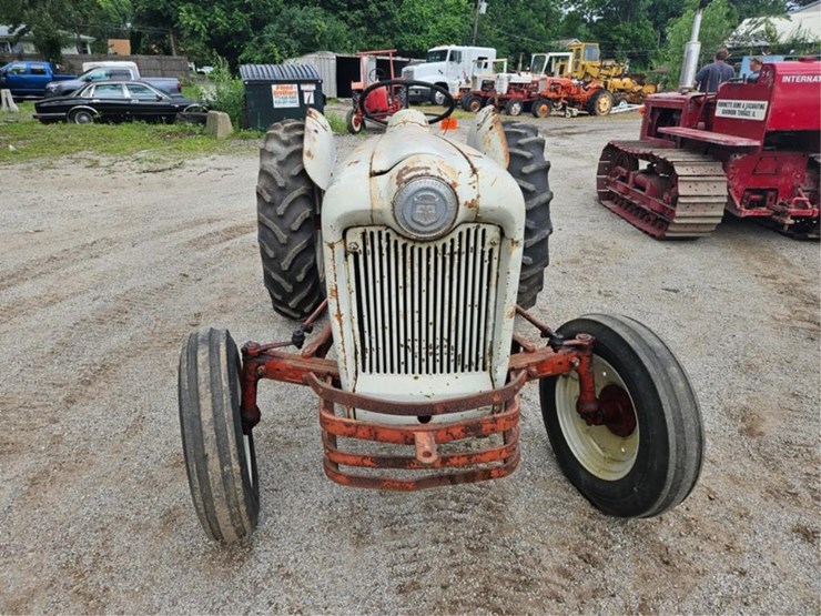 2017-ford-tractor-image-8