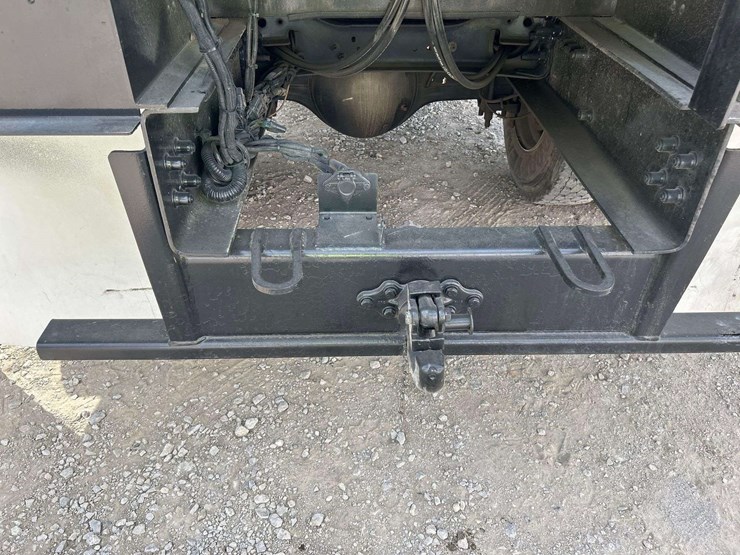 2017-ford-f750-image-21