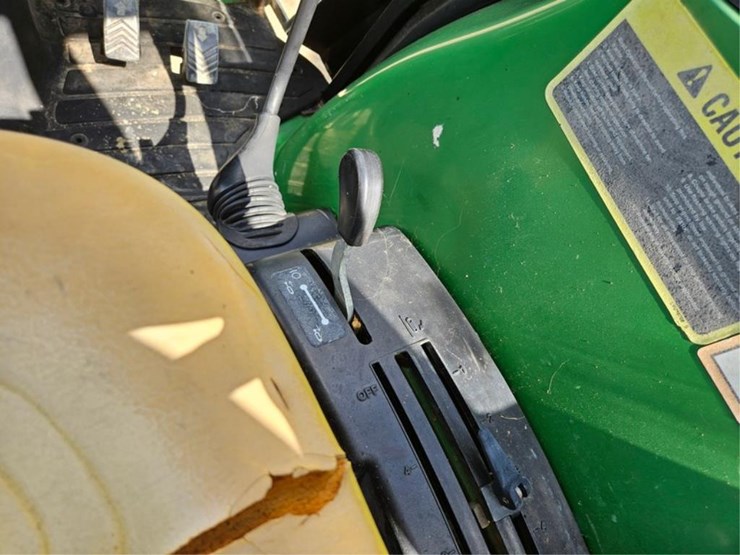john-deere-4720-image-39