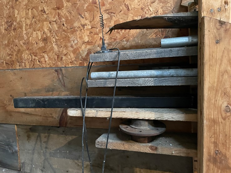 #7194-•-contents-of-shelf-hanging-on-wall-image-8