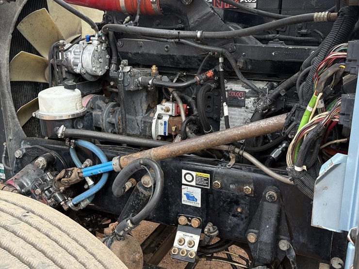 2004-peterbilt-379-image-39