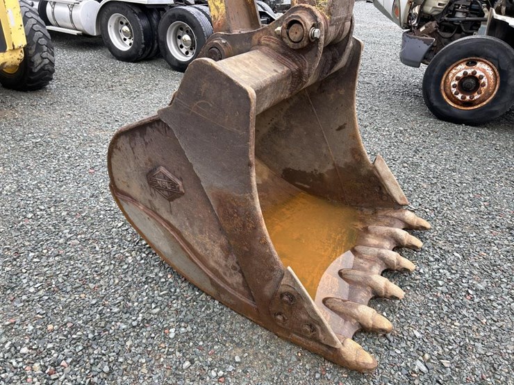 komatsu-pc270-lc-image-9
