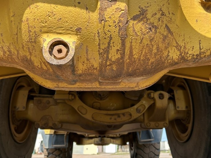 caterpillar-745-image-22