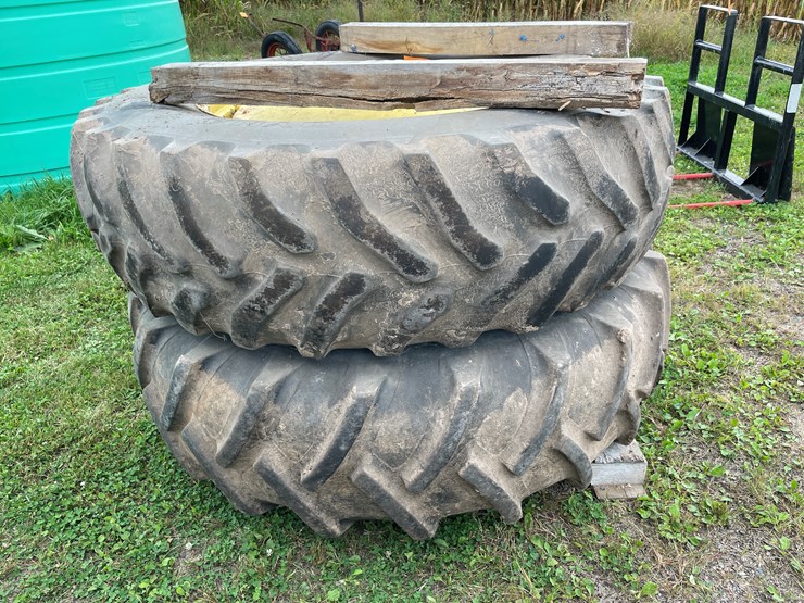 #7118-•-set-of-18.4-r38-bolt-on-dual-tractor-tires-image-3
