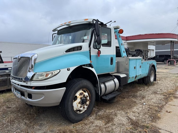 2004-international-durastar-4400-image-1