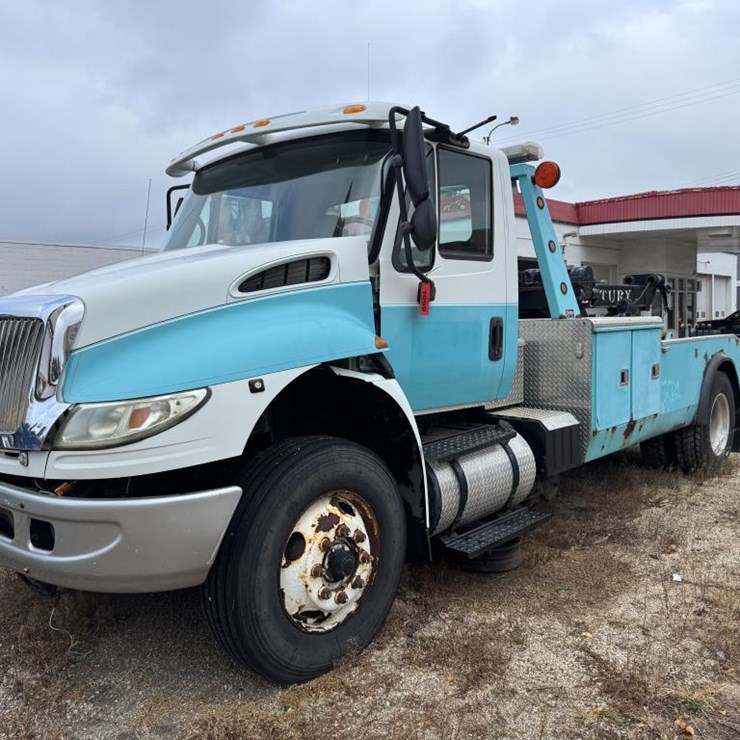 2004 INTERNATIONAL DURASTAR 4400