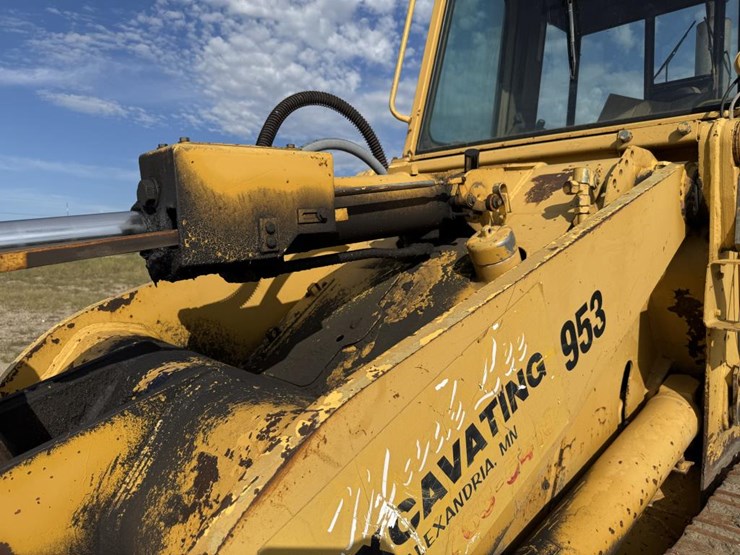 caterpillar-953-image-10