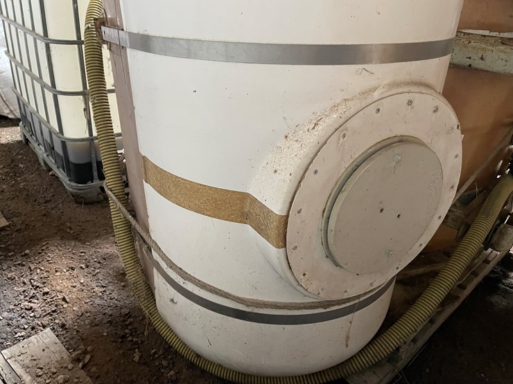 #7166-•-(2)-liquid-saddle-tanks-image-10
