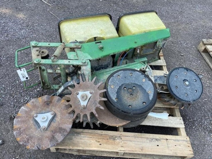 john-deere-7000-image-1