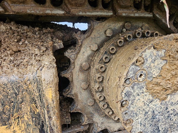 2017-caterpillar-336f-image-73