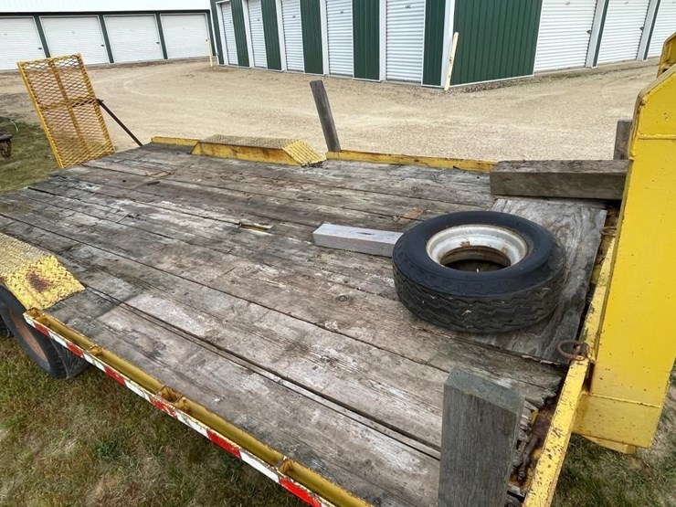 1973-miller-8'x16'-+-2'-gooseneck-trailer-image-4