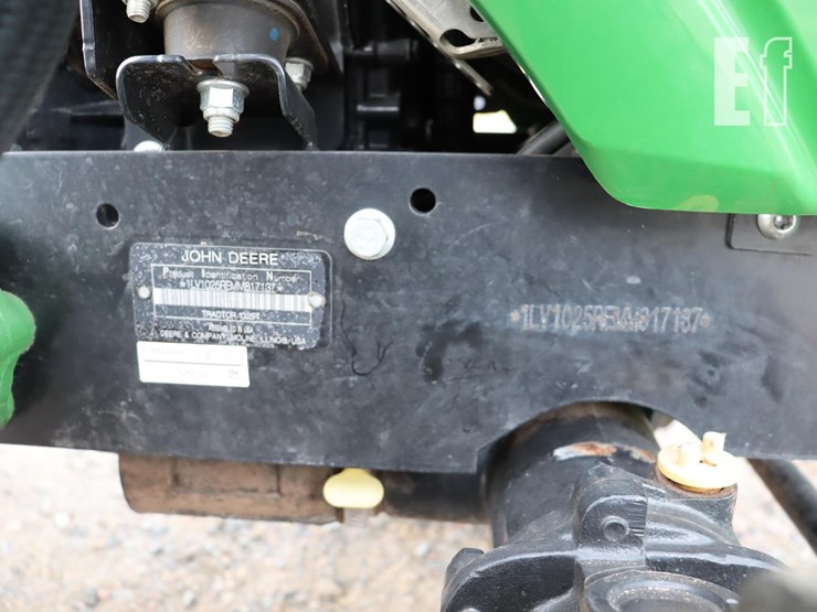 2021-john-deere-1025r-image-16
