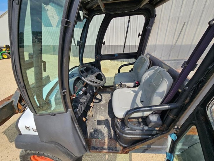 bobcat-2300-image-20