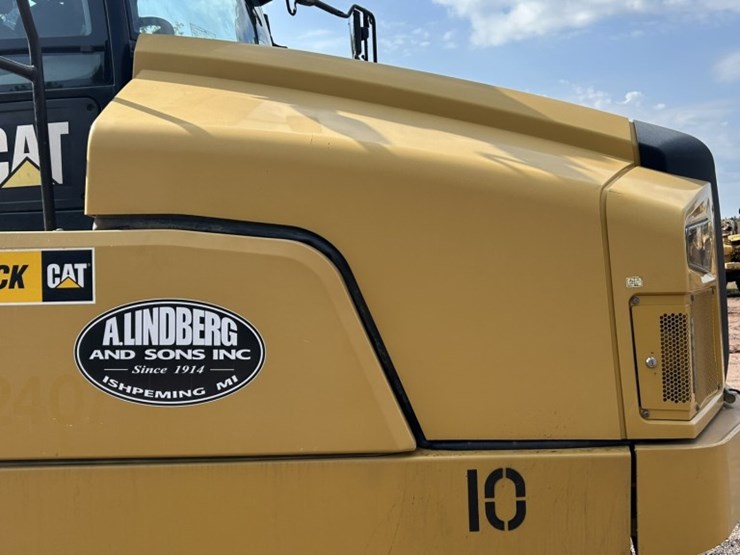 caterpillar-745-image-50