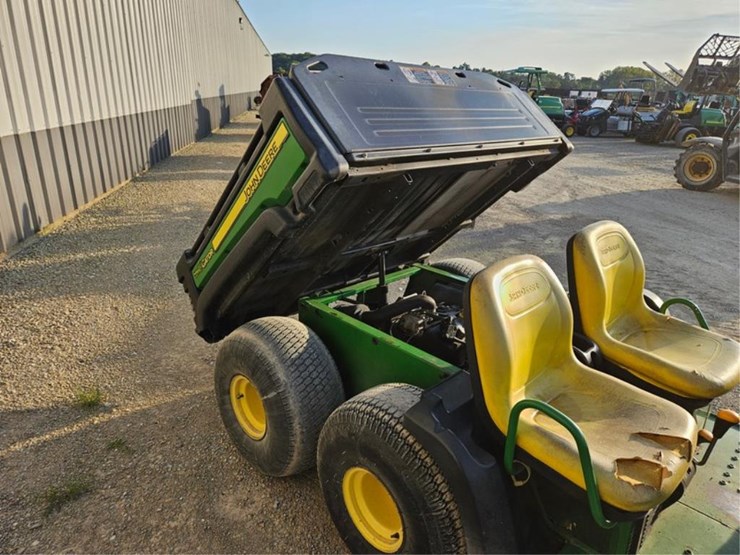 john-deere-gator-image-13