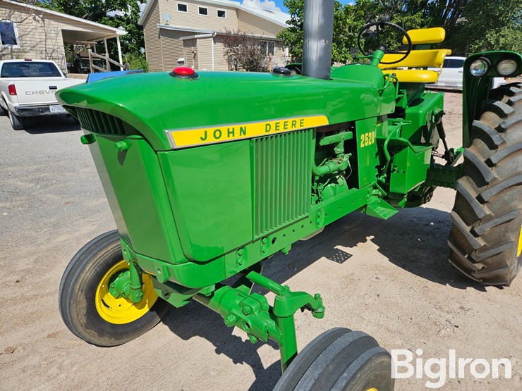 1969-john-deere-2520-image-12