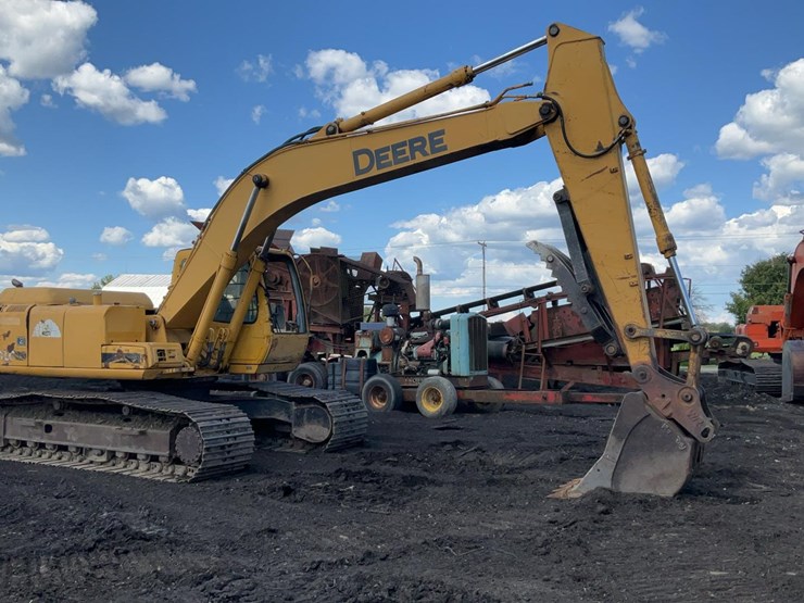 deere-200-lc-image-61