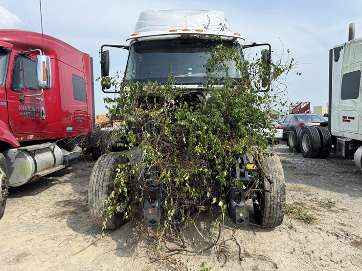 2012-international-prostar-image-2