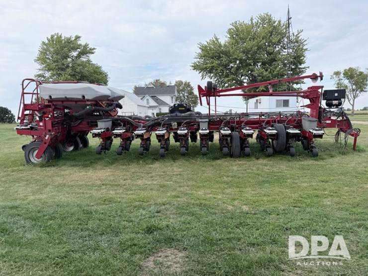 2010-case-ih-1250-image-2