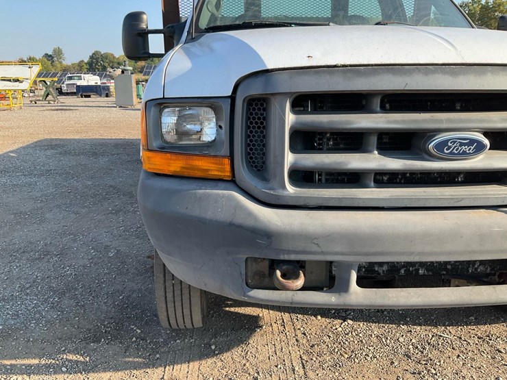 1999-ford-f550-image-11