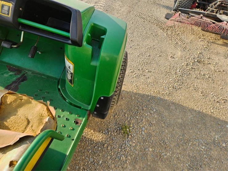 john-deere-gator-image-16