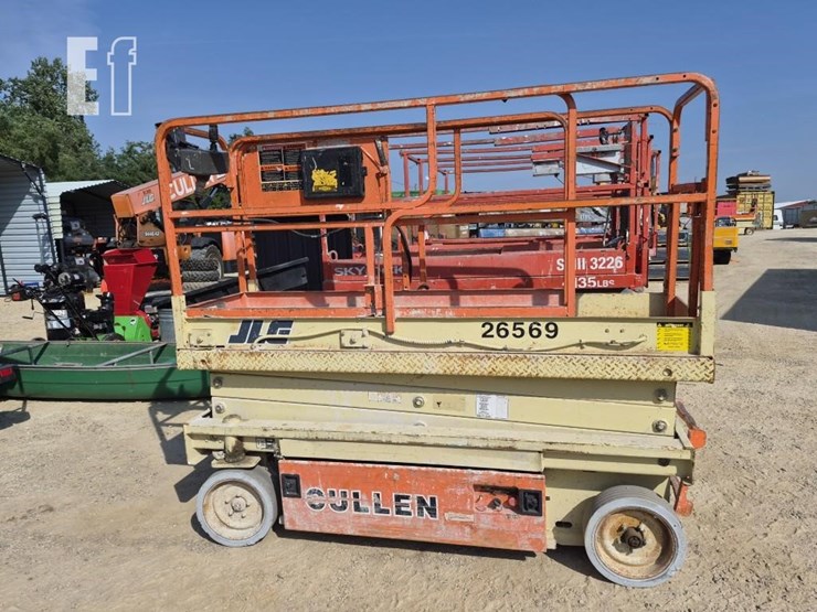 1996-jlg-2033e-image-2