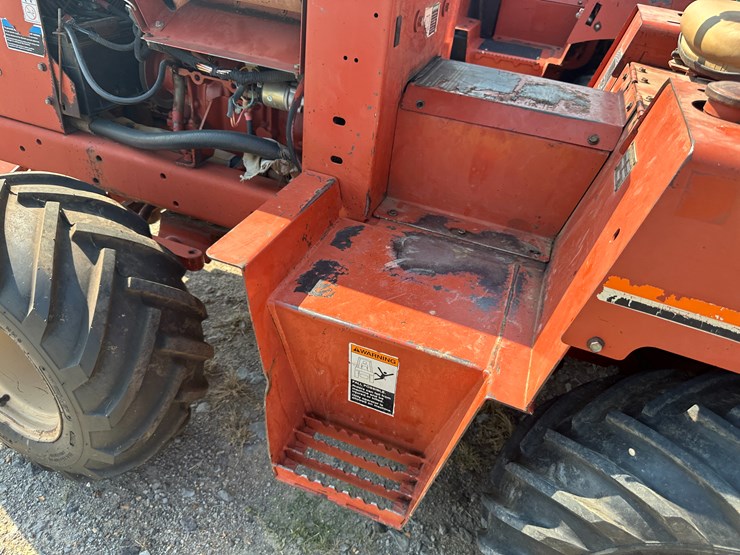 2004-ditch-witch-3700-image-18