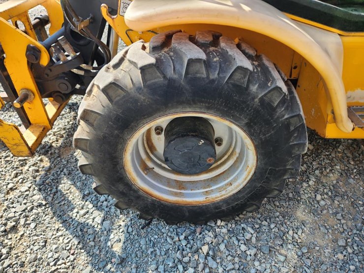 jcb-520-50-image-36