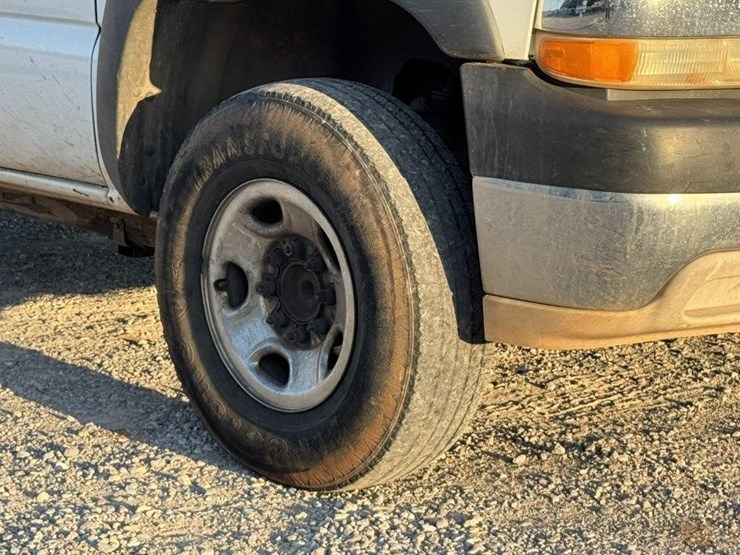 2001-chevrolet-silverado-image-10