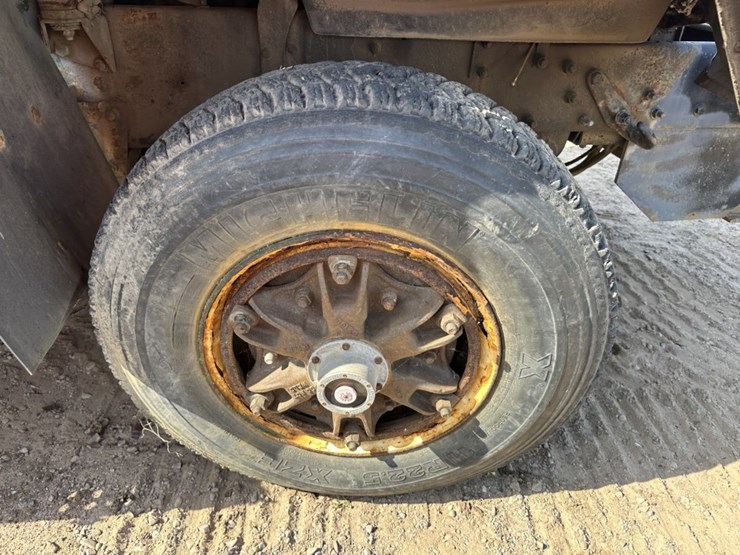 1997-mack-dm690s-image-57