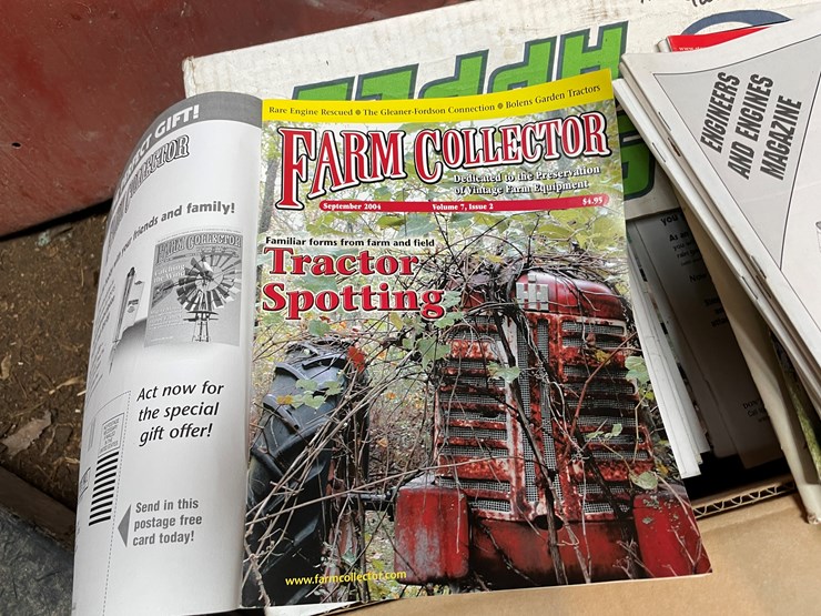 #7182-•-(2)-boxes-of-vintage-magazines-image-8