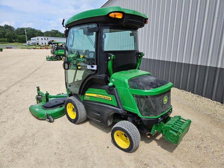 john-deere-1575-image-3