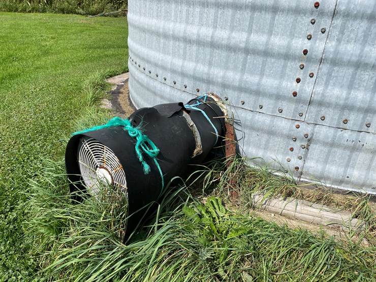 #7111-•-behlen-galvanized-grain-bin-image-7