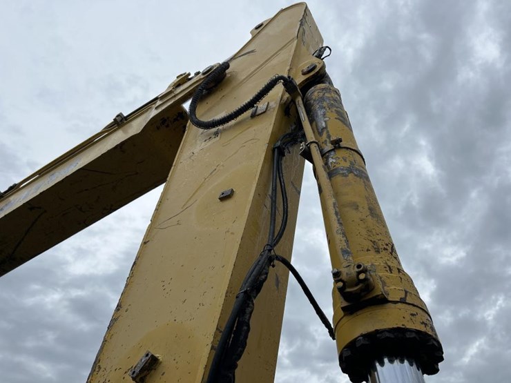 komatsu-pc270-lc-image-19