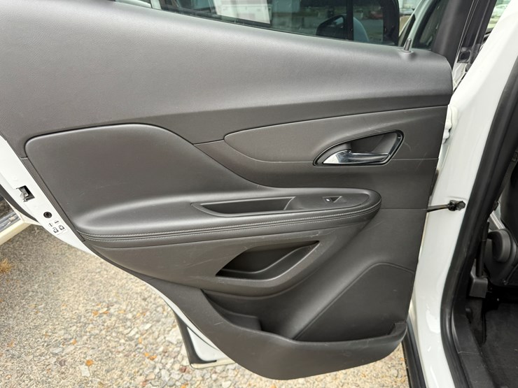 2019-buick-encore-image-27