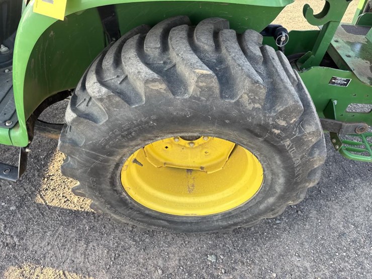 john-deere-3032e-image-28