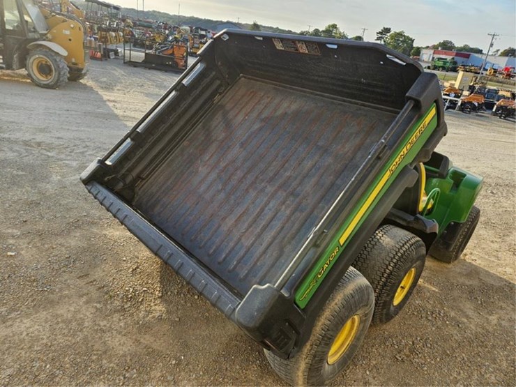 john-deere-gator-image-19